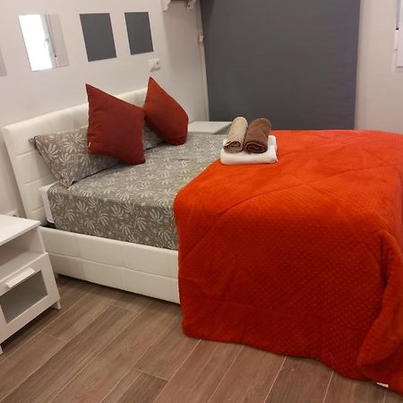 Plaza Pedro Zerolo Apartman Madrid Kültér fotó